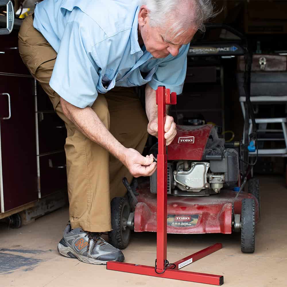 MoJack Push Mower Lift Lifestyle 1