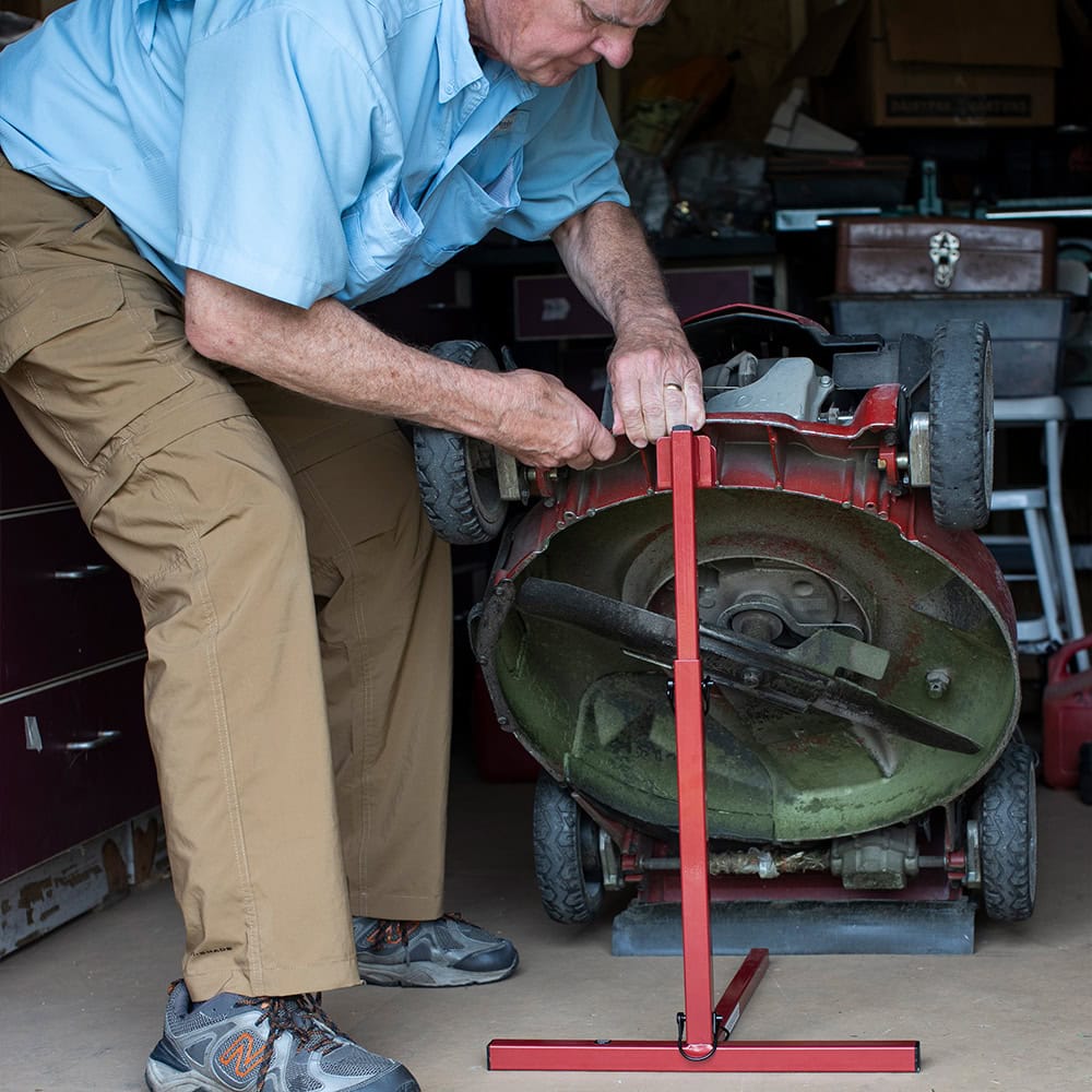 MoJack Push Mower Lift Lifestyle 2